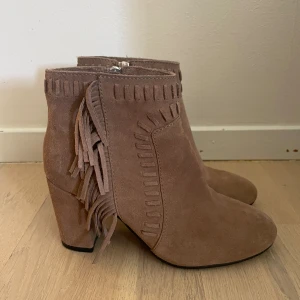 Läder boots - Äkta läder boots med frasar! 