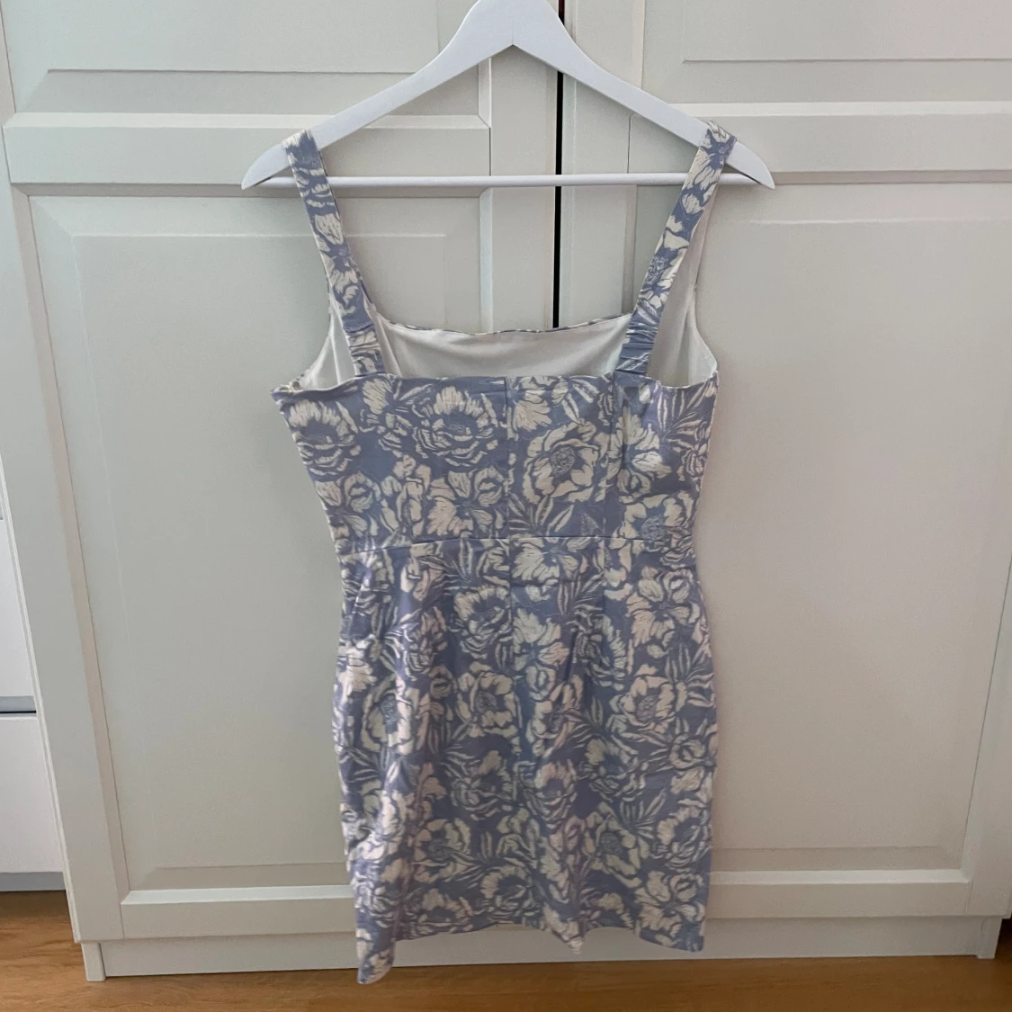 Blommig klänning - 90