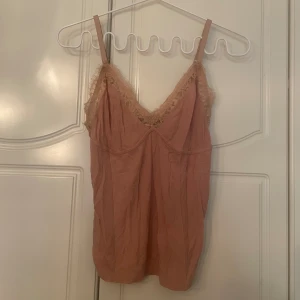 Linne - Gulligt linne från Bikbok i storlek S 🩷