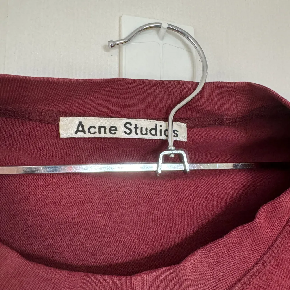Acne Studios t-shirt i stl xxs. T-shirts.