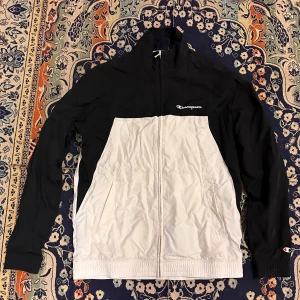Champion wind jacket - Bra skick knappt använd