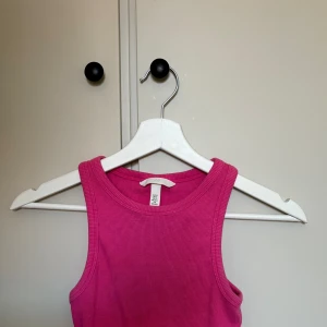 Linne - Dessa tre linnen går bra att köpa som paket pris för 180kr annars 70kr för ett linne. Alla linnen är i XS