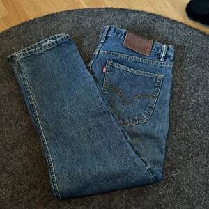 Jeans från live step! väldigt stora i storleken och används inte av mig