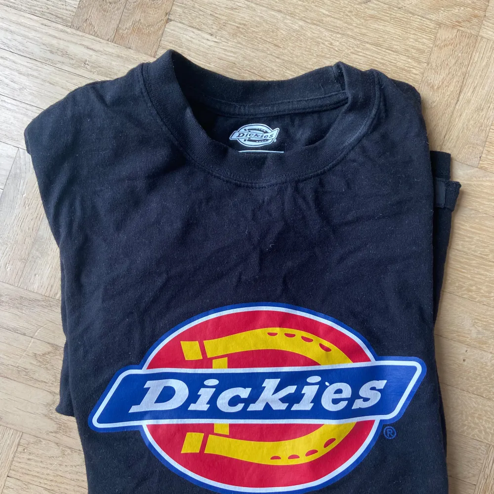T-shirt  Märke: Dickies Storlek: x-small . T-shirts.