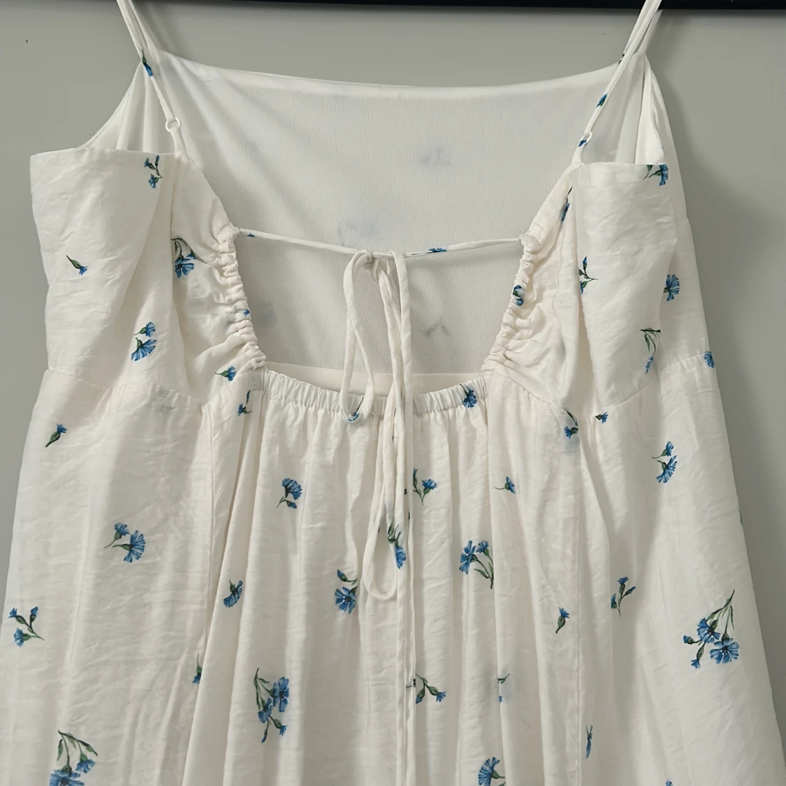 Lång blommig klänning  - 91