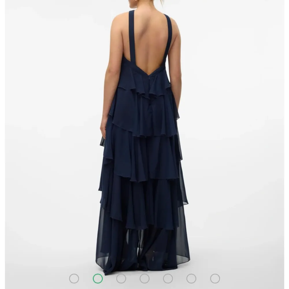 Säljer denna så fina klänning i storlek s då den inte passade mig. Priset går att diskutera vid snabb affär:). Klänningar.