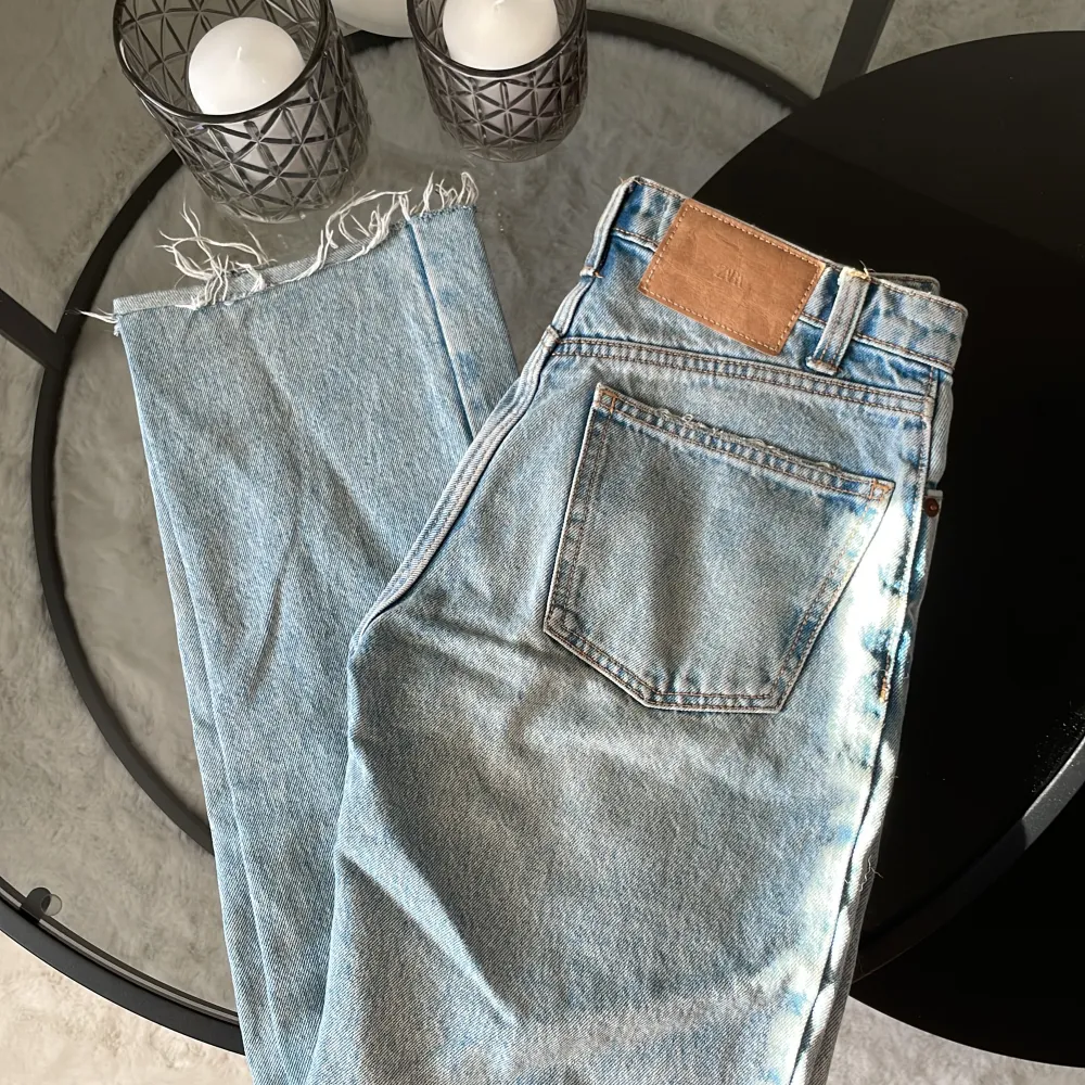Raka midwaist jeans i ljus tvättning💕fint skick. Jeans & Byxor.