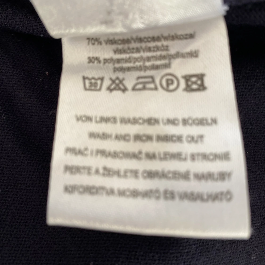 Marinblå stickad tröja fr Marie Lund Copenhagen strl S - 93