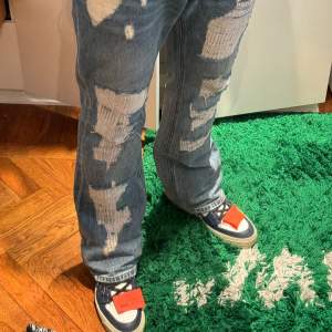 Distressed/slitna jeans från handmaderust W34(pass även 32) Oanvända