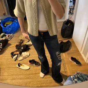 Super fin gamal kofta från zara - Jätte fin kofta med fina detaljer, köpt på secondhand men är i jätte bra skick