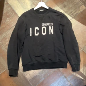 ICON Daquared2 - ICON Daquared2 tröja 14y storlek passar också som S och är i jätte fint skick  Äkta såklart   Nypris 3999 Mitt pris 1200kr