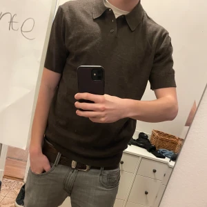 100% Merino ull Piké  - Köpt från volt men aldrig använd. Nypris: 899kr. Hör av er om ni har frågor!