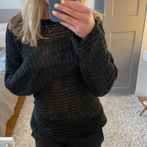 Stickad tröja - Svart stickad tröja från bik bok🫶🏼