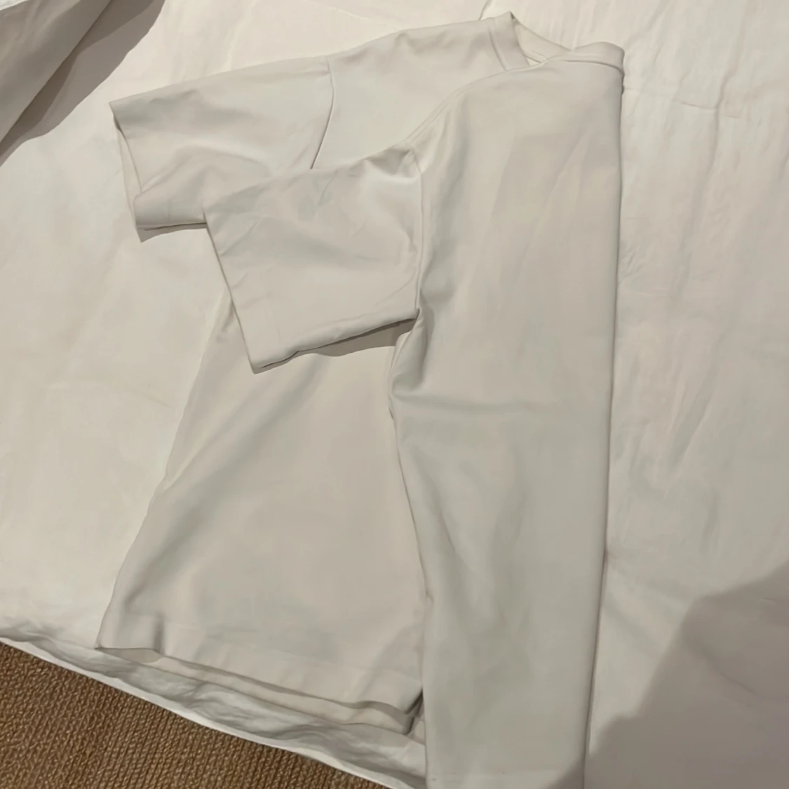 En vanlig fin vit T-shirt - 90