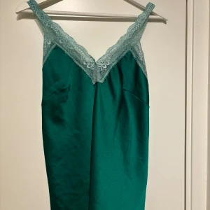 Grönt linne - Super fint linne från en liten butik i Paris. Knappt använd