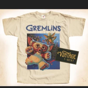 90s tshirt gremlins  - Säljer denna fina retro tröja från etsy då den inte passade. utmärkt skick. Material bomull. storlek M