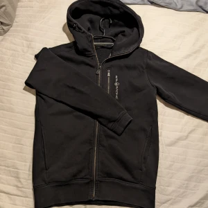 Sail racing tröja - Sail racing tröja 7/10 i skick  Ny pris 1499kr  Storlek S