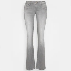 Ltb jeans - Jätte sköna fina LTB jeans. Superfint skick bara andvända fåtal gånger så i nyskick!💓 originalpris 829 men säljer för 900kr då dem är helt slutsålda. Skriv för fler bilder!💓 (!många intresserade så först till kvarn!☺️)