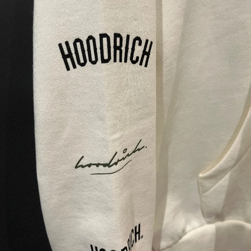 Hoodrich set, hoodie: Storlek XS Byxorna: Storlek S Aldrig använd . Hoodies.