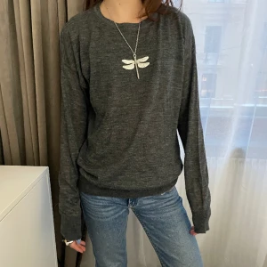 Stickad tröja - Jättefin tröja från Filippa K!!☺️Nypris 800! Hör av er vid frågor! Pris kan diskuteras❤️