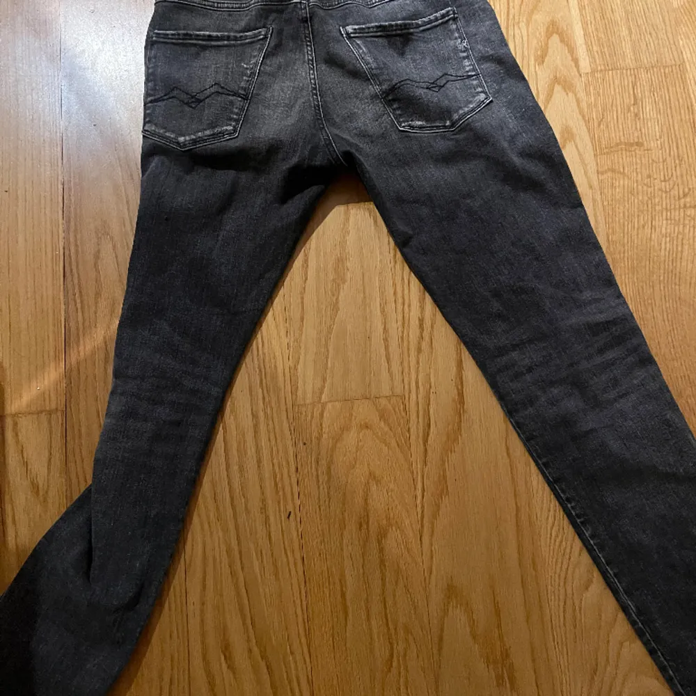 Ett par helt oanvända och feta replay jeans!. Jeans & Byxor.