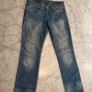 Vintage jeans. På bilden ser de inte ut att vara bootcut men det är dom. 