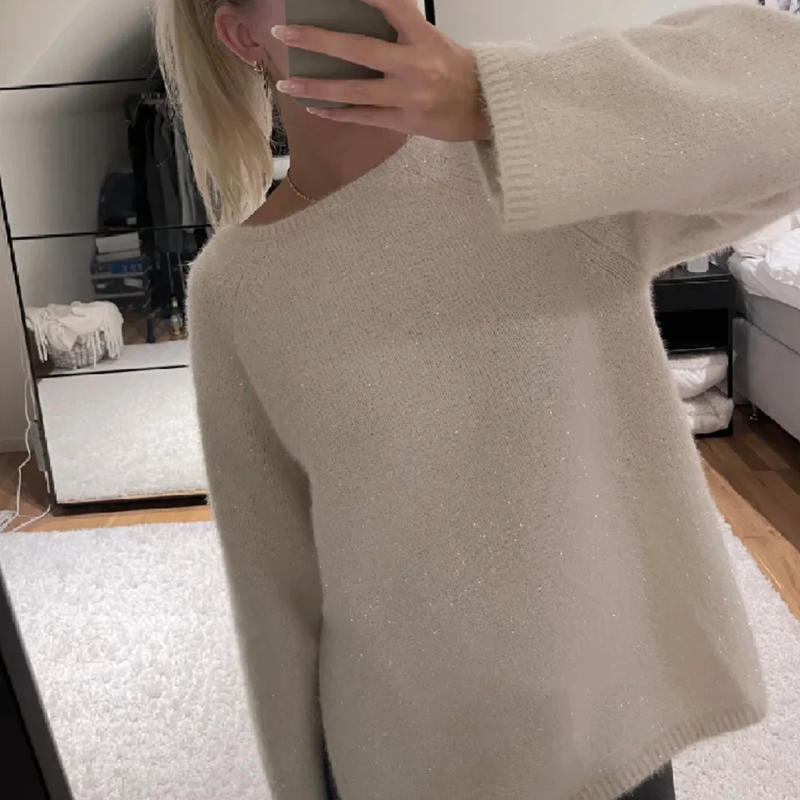 Glittrig stickad  - 90