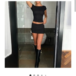 Alobha set - tröja  - Säljer tröjan ur mitt alobha sett. Använt fåtal gånger så är i fint skick. Super snyggt! Originalpris är 499kr. ❤️😻