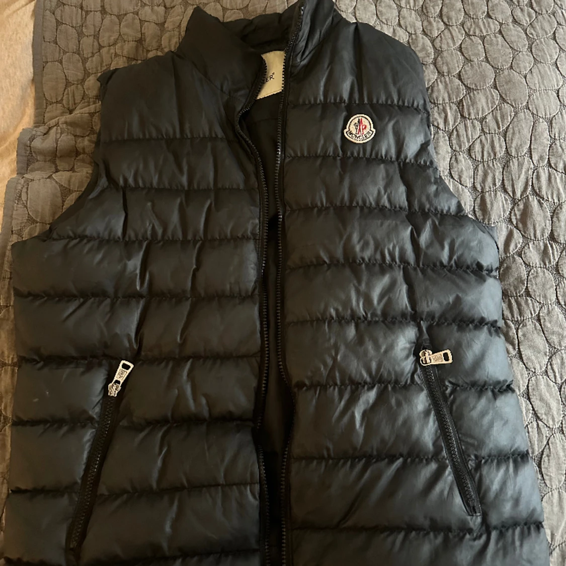 Moncler väst  - 90