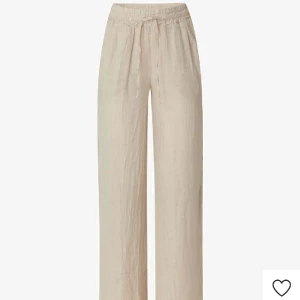 Linnebyxor  - Säljer mina helt oanvända linnebyxor då dom är för stora för mig💗skriv privat för mer bilder. Nypris 599kr