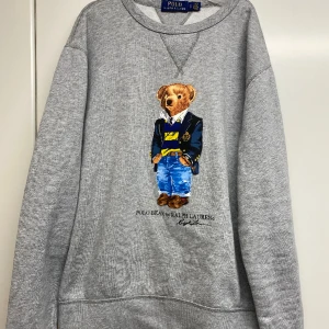 Tröja Ralph Lauren - Snygg Ralph Lauren tröja med tryck.