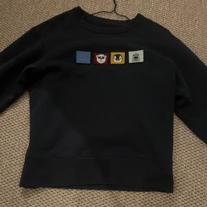 Acne studios - Acne studios patch tröja Sitter som S