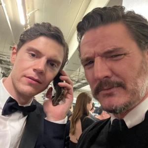 I love t-shirt - snygg t-shirt med ”i love pedro pascal” text på!🩷