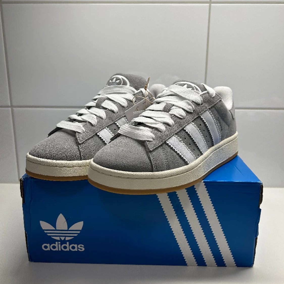 CAMPUS 00S "GREY GUM"