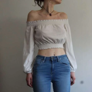 Boho topp - En vit boho off shoulder topp i xs/s