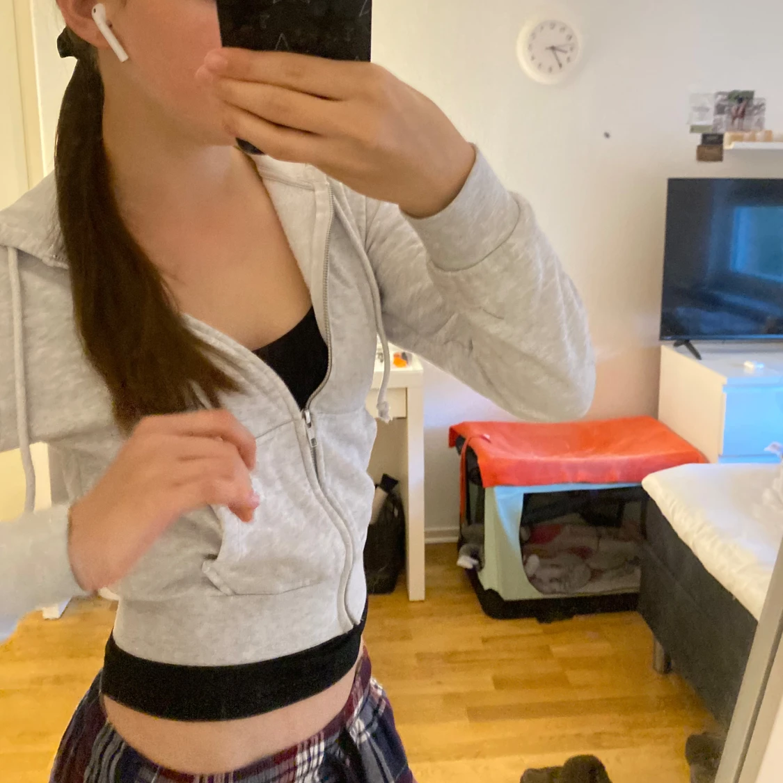 Grå zip hoodie - 91