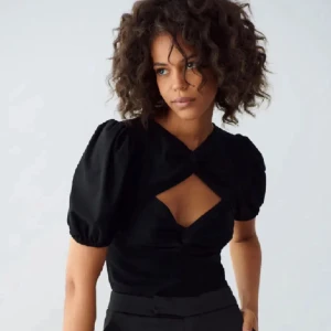 Topp från Gina tricot - Säljer denna slutsålda toppen från Gina i storlek XS🌸