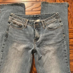 Brandy melville jeans - Lågmidjade jeans från brandy melville😍bra skick!