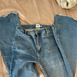 Jeans  - As snygga jeans från lager 157 me coola fickor💗