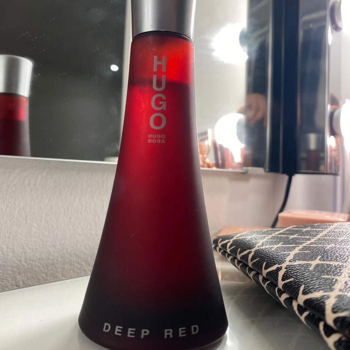 HUGO: Deep red, HUGO BOSS - 90