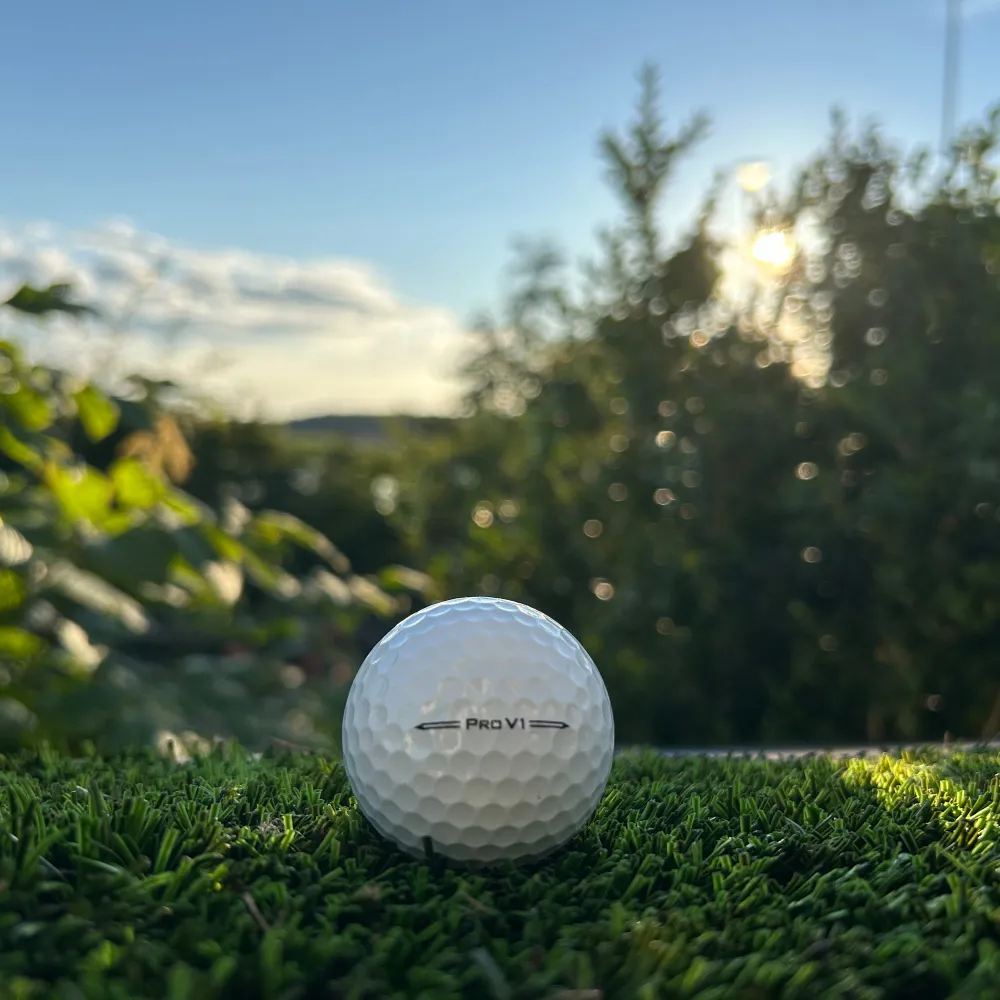 Köp ett 12 - pack golfbollar här på farawaygolfbollar till ett schysst pris! Ett 12 - pack ProV1:or innehåller ProV1 från 2023, 2022 och 2020!⛳️. Övrigt.