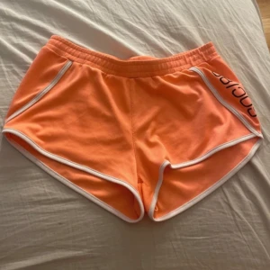Shorts  - Storlek: 158-164 Det är tränings shorts typ