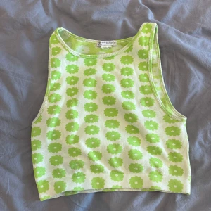 Zara linne - Ett linne köpt på zara för något år sen, vet inte om den finns kvar. Ny skick.