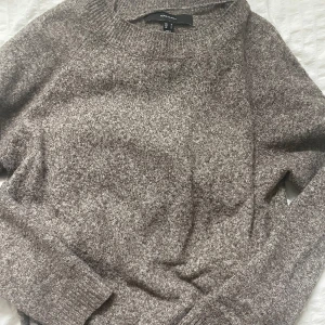 Fin stickad tröja  - Knappt använd alls Bra skick
