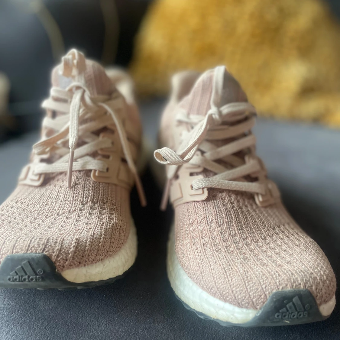 ULTRABOOST BIEGE - 90