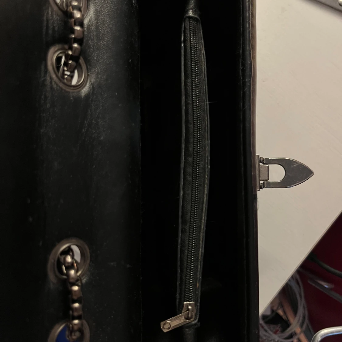 Axelväska med nitar - 2