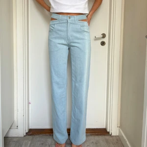 Cloeys jeans - Hur fina jeans?😍 De har cut outs och hjärtan som fickor. Perfekt passform🥰🥰