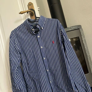 Ralph lauren skjorta  - (Ralph lauren skjorta) (Bra skick) (Storlek S) 