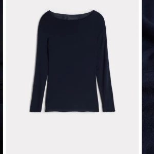 Intimissimi tröja  - Säljer pga att jag inte använder längre, säljer också samma i beige❤️ 