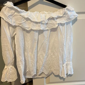 Blus zara basic  - Blus från Zara Basic storlek xs 